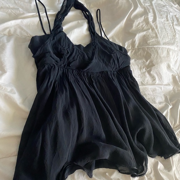 Black tank top! - Picture 5 of 7